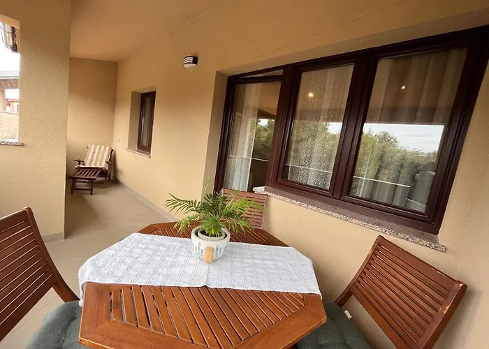 Quiet Apartment-free Parking * Ρόβινι