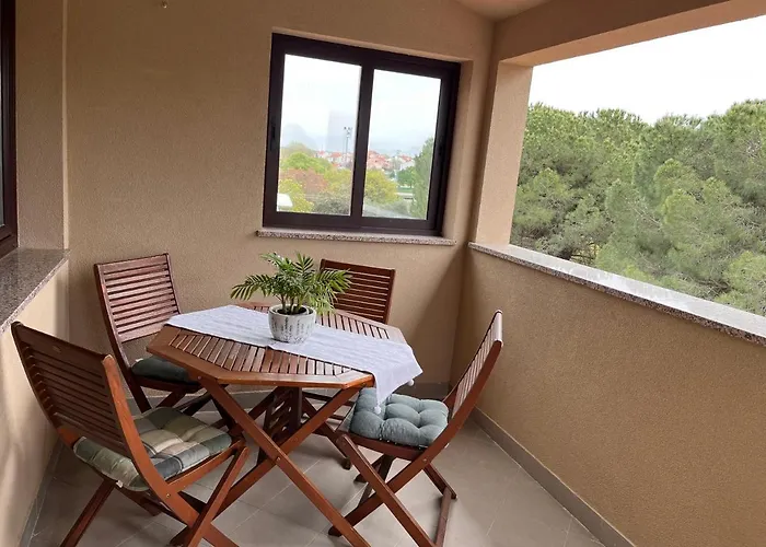 Quiet Apartment-free Parking Apartman *