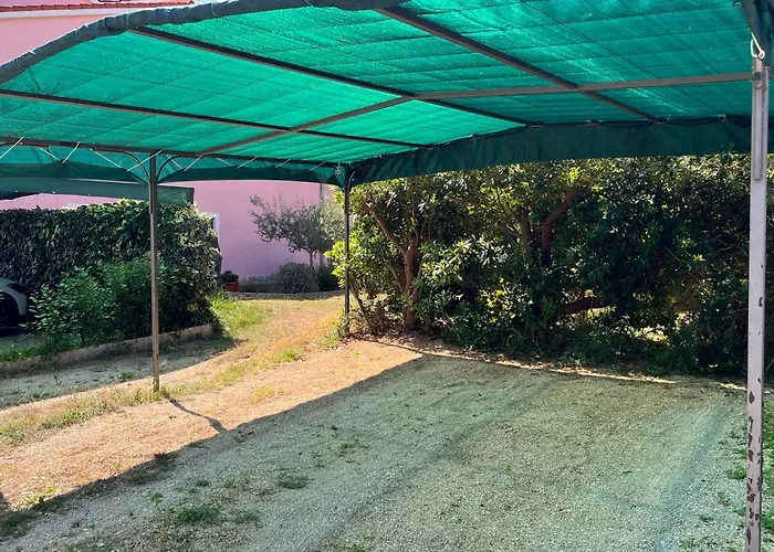 Quiet Apartment-free Parking
