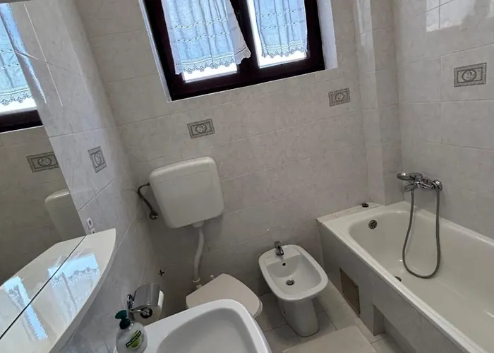 Quiet Apartment-free Parking *