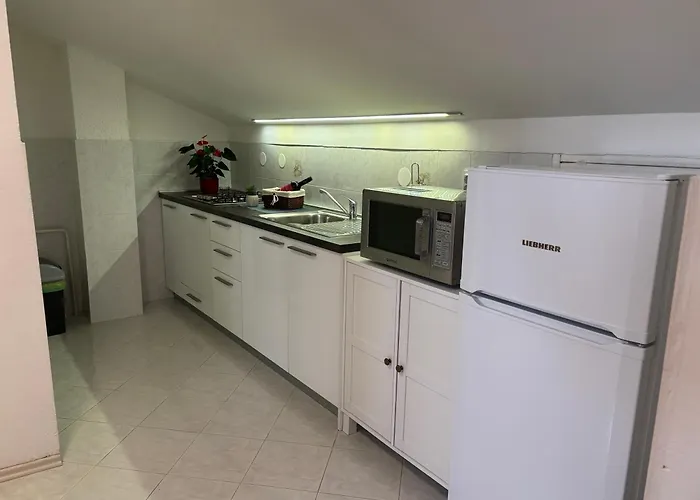 Quiet Apartment-free Parking *