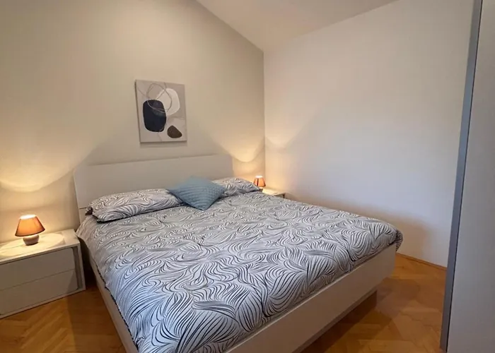 Quiet Apartment-free Parking * Ρόβινι