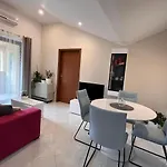 Quiet Apartment-free Parking