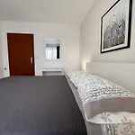 Quiet Apartment-free Parking Apartament *