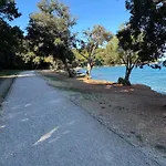 Quiet Apartment-free Parking