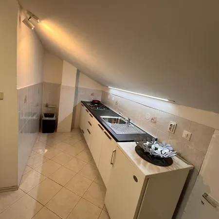 Quiet Apartment-free Parking *