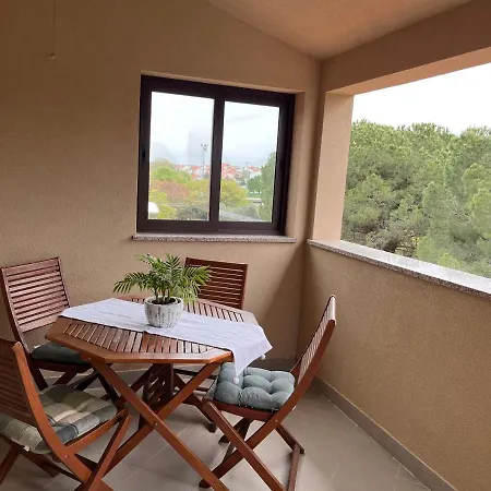 Quiet Apartment-Free Parking Apartment