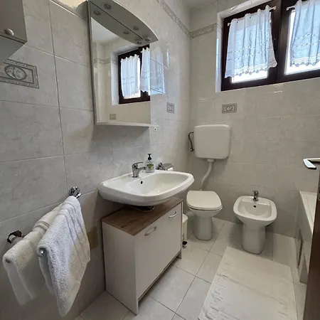 Quiet Apartment-Free Parking Apartment *