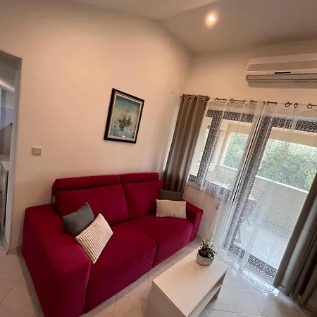 Апартаменты Quiet Apartment-free Parking