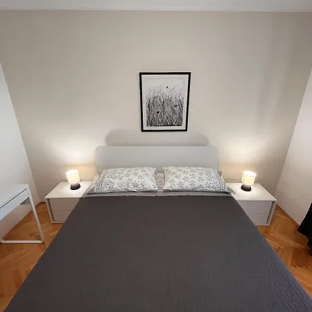 Апартаменты Quiet Apartment-free Parking
